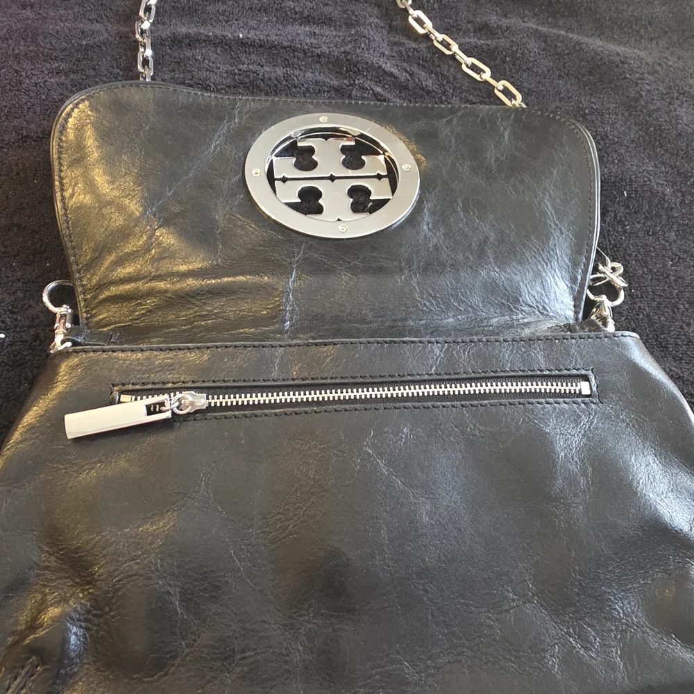 Tory Burch Black Leather Shoulder Bag - Picture 4 of 6
